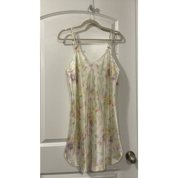 J. C. Penney Other - VTG NWT JC Penney Babydoll Nightgown 90s Floral Pastels Cream Satin Nightgown LG